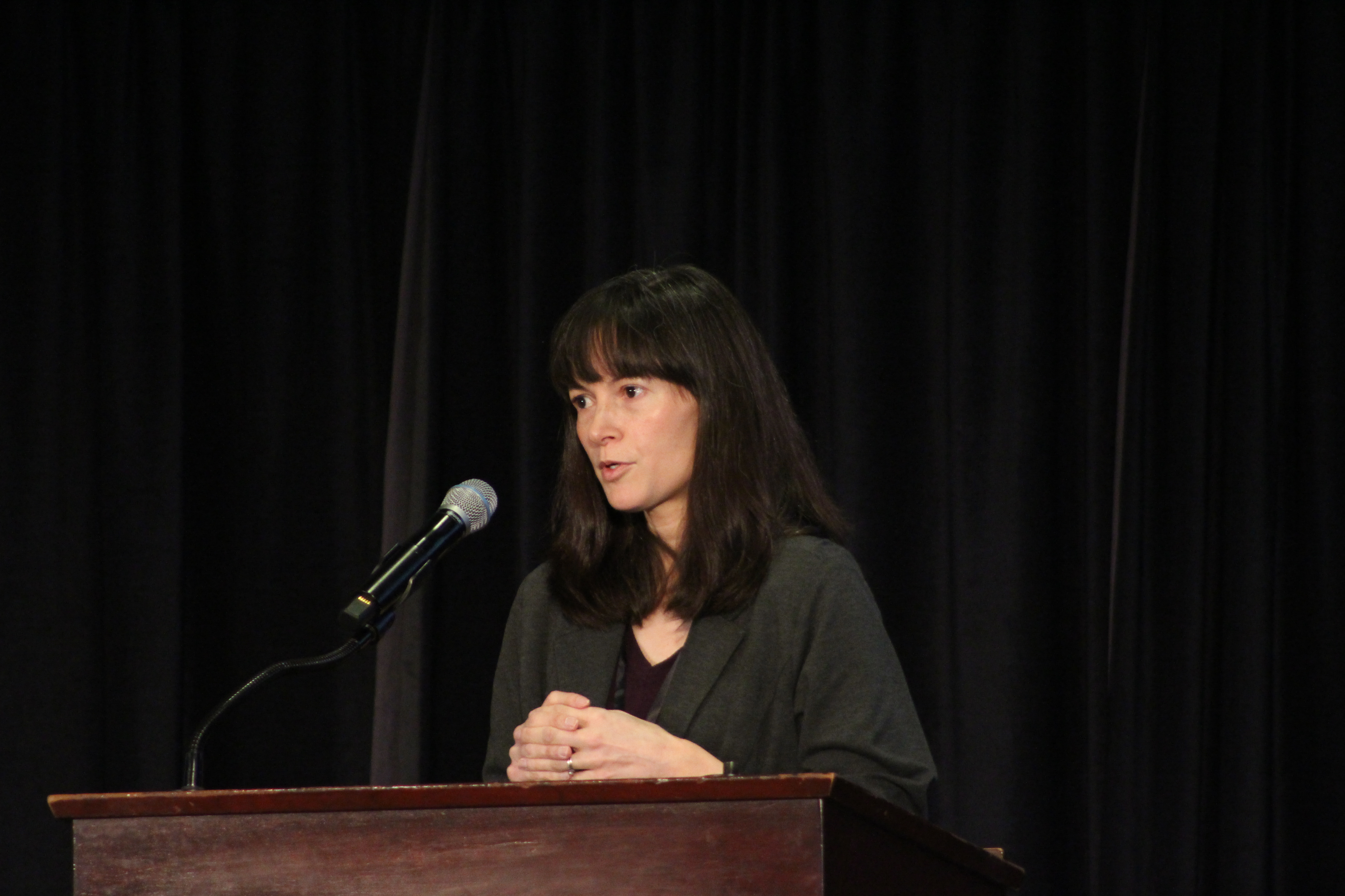 Dr Megan Roberts speaking at scientific meeting
